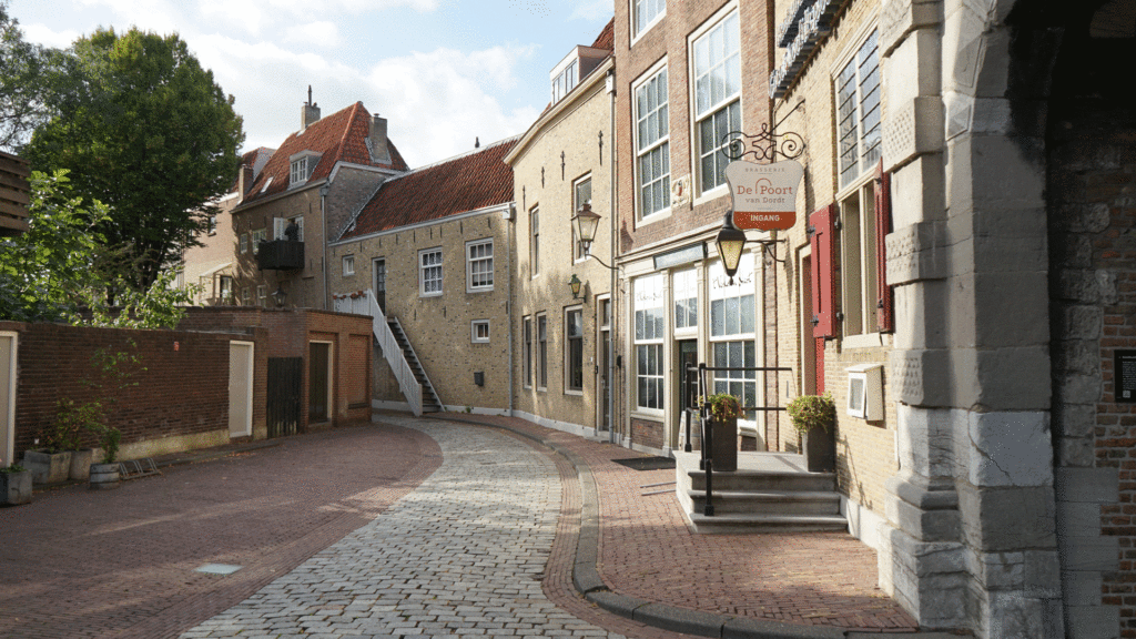 Is Dordrecht de oudste stad van Nederland